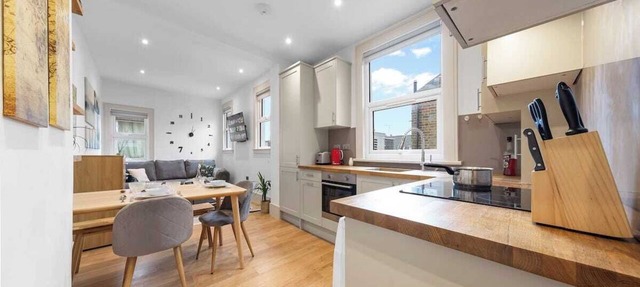 Modern Spacious 1 Bed Flat near Richmond Park and River Thames