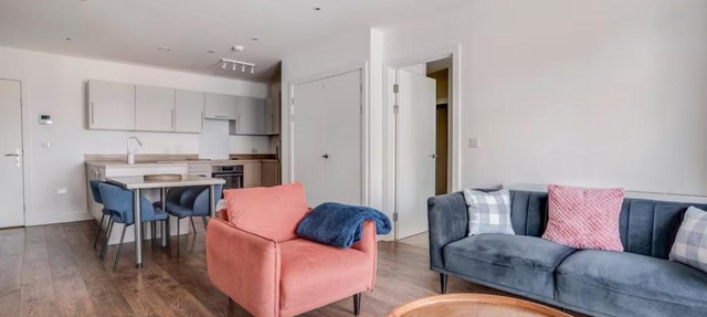 Modern, Spacious 2bed, 2bath apartment in Barking