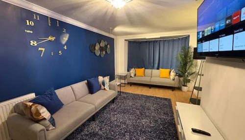 Modern & Spacious 3BR House Bracknell - Berkshire