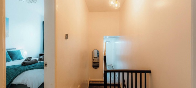 Modern Spacious 4 Bed- Sleeps 7