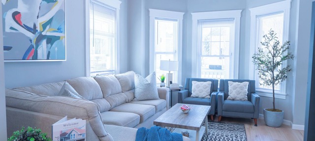 Modern & Spacious 4 Bedroom Single Family Home