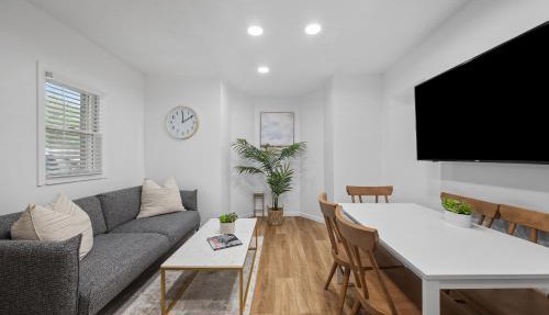 Modern & Spacious Four Bedroom Apartment in Gibsonia, Pittsburgh, Unit 1