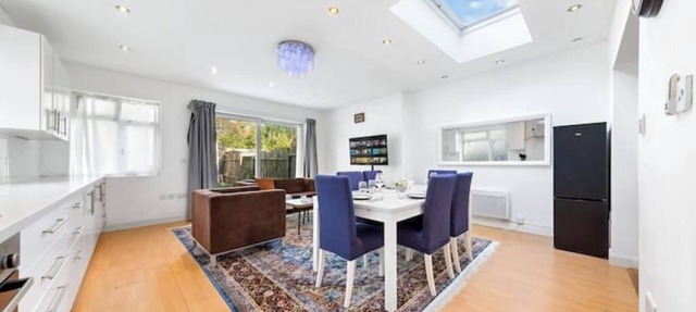 *Modern spacious four bedroom house in London*