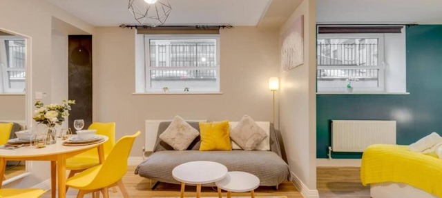 Modern Stevenage flat town centre 4people family