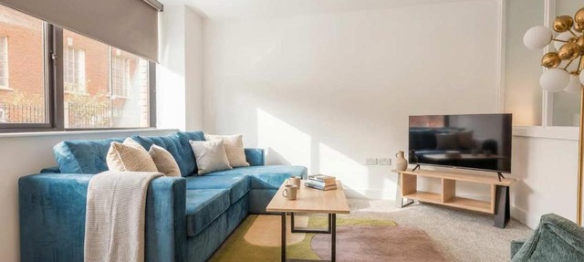 Modern Studio Apartment in Central Rotherham