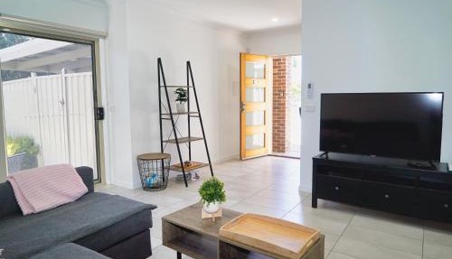Modern style unit 2 Deer Park