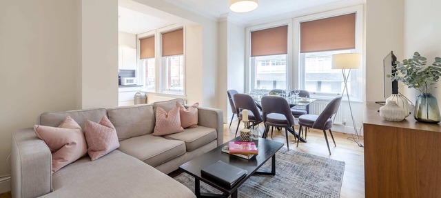 Modern Three Bedroom Apartment in Hammersmith
