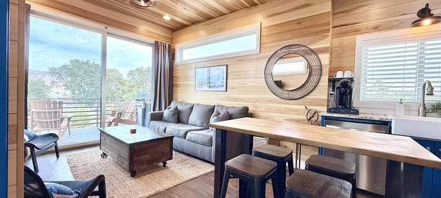 Modern Tiny Loft Near Grand Staircase, Utah Views!