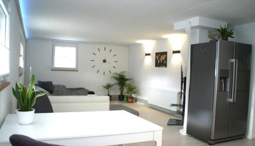 Moderne Business-Wohnung WLAN, Parkplatz & ruhige Top Lage nahe Stuttgart