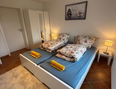 Modernes Apartment mit Parkplatz