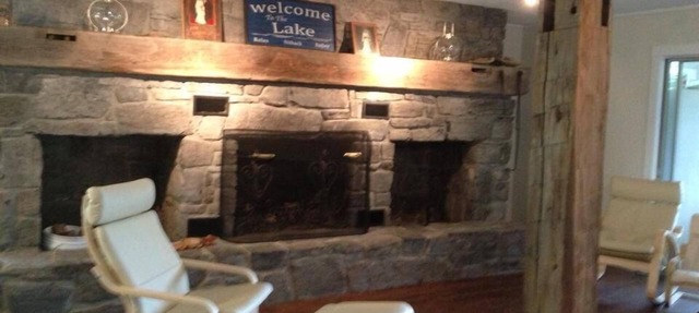 Modernized, open style, waterfront lakehouse! Sleeps up to 10! Great swimming!
