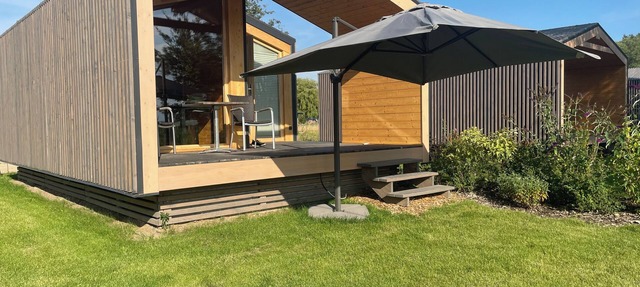 MoJo's Tiny House on the Elbe