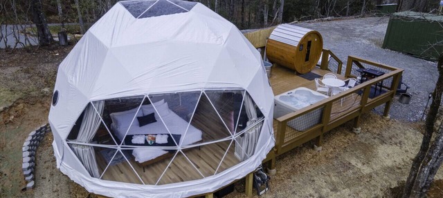Monarch Dome with Sauna and Hot Tub Wellness Stay