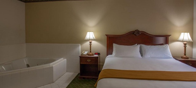Moncks Corner Inn