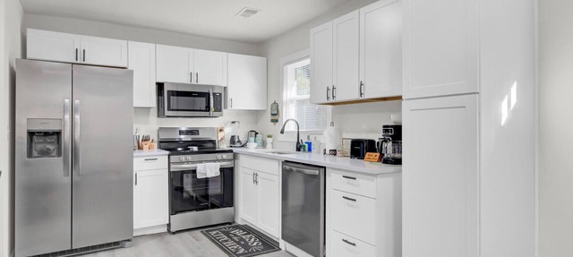 Moncks Corner. Spacious, cozy home close to downtown