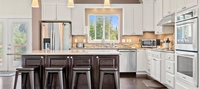 Moose Meadow 5 Bedroom Home by RedAwning