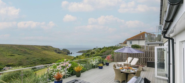 MORWENNA, pet friendly, luxury holiday cottage, with pool in Mullion