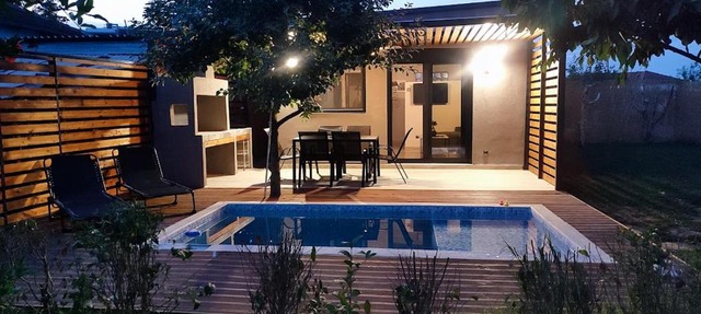 mosquito Luxury Studio