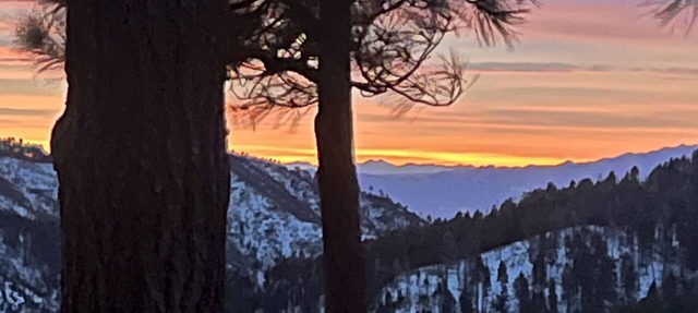 Mountain Dreams … Cozy Cabin. Spectacular Views