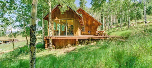 Mountain-View Ranch w/200 Acres in Angel Fire
