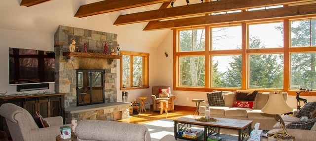 Mountainside 5-BR Ski-In/Out Okemo Retreat