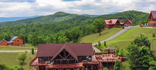 MountainTop Compound Groups,Corporate Retreat,Weddings,Churches 10-40BR, 66 Beds
