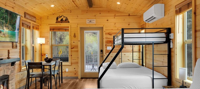 Mt. Lemmon Hotel Village Cabin #4