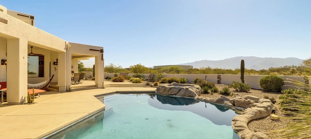 Mtn-View Oasis w/Pool, Spa & Gym in Oro Valley!