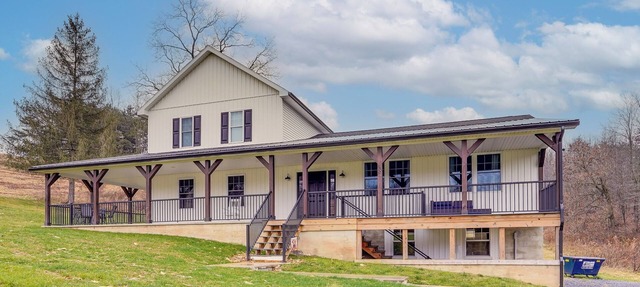 Mtn Views! Peaceful Rural Retreat in Mapleton