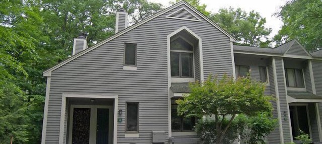 Multi-level, spacious, AC/FP, wood view, deck, swim club. F1344 by LRS