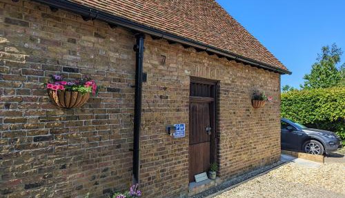 Myrtle Stables - converted, self-contained, countryside