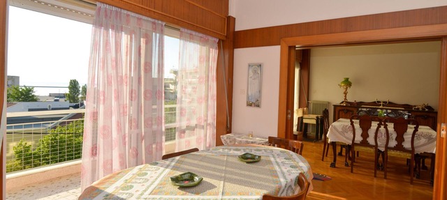 Mytilini central apt 5 min walk from port, shops