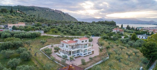 Nafplia Terra