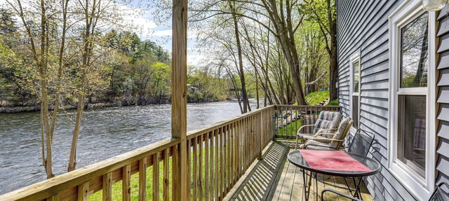 Near Trails! Riverside 2-Unit Combo in Franklin