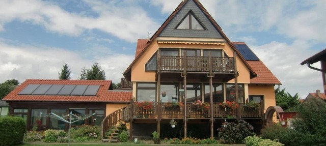 Nette Wohnung mit Garten, Grill und Pool by Interhome