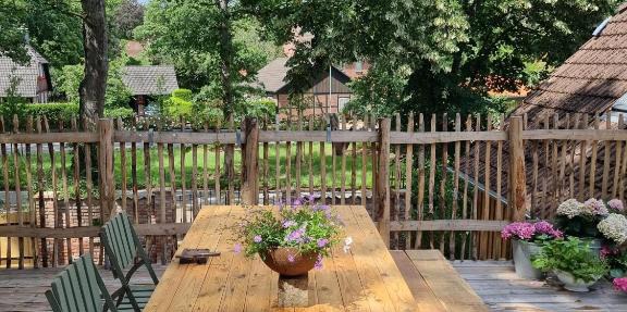 NEU! Alte Schule Jarnsen Oberstübchen mit Balkon