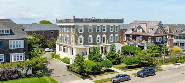 NEW Beachfront, Stocked, Sleeps 6