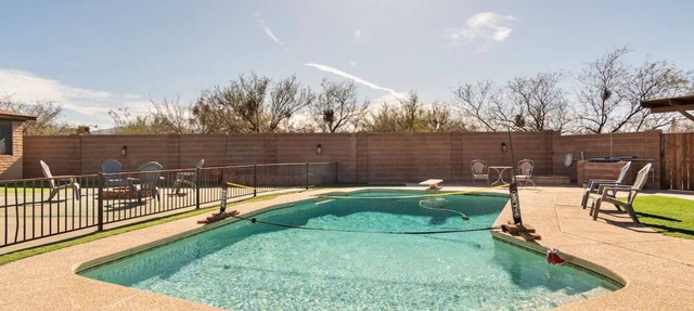 *NEW* Beautiful Private Desert Retreat! Gorgeous! Hot Tub and Pool!