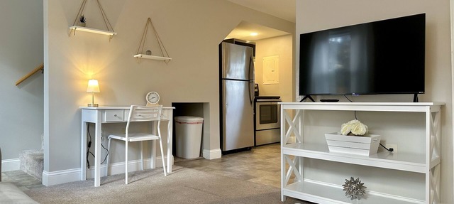 New, Clean, Downtown Getaway!