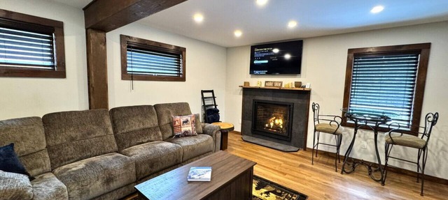 New Construction Barn style- Minutes from Skiing and Lakes