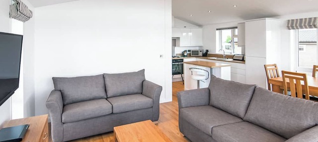 New in 2017. Spacious and luxurious lodge.