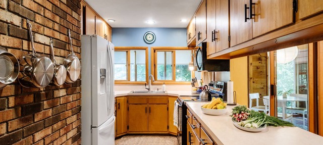 New! Inspired Country Retreat in Lenox Sleeps 8