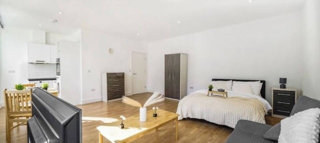 NEW Private Studio with parking