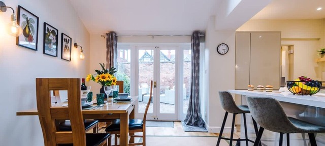 NEW Spacious 2-bed Home Amazing Location
