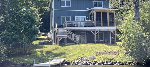 Newer Construction waterfront house with AC and WiFi in Barnstead