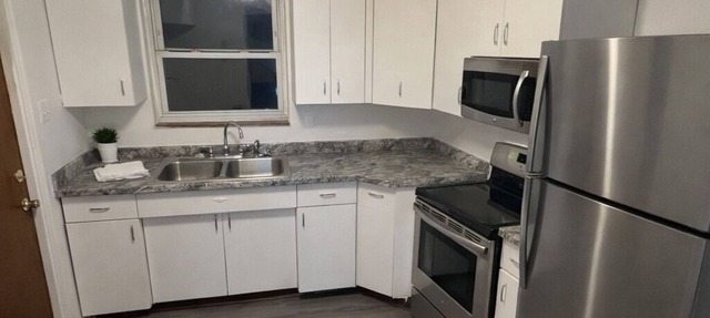 NFL Draft Luxury Stay Sleeps 6 Minutes to Action & Light Rail Access 1 Min