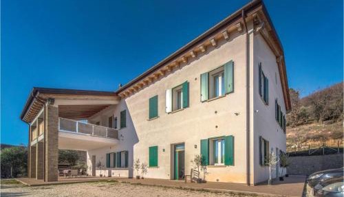 Nice Apartment In Valnogaredo Pd
