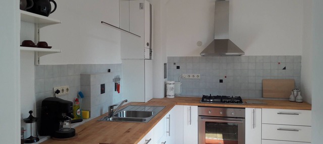 Nice apartment with garden, very close to the city center