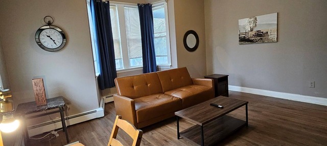 Nice spacious apartment near Whole Foods, Brown University