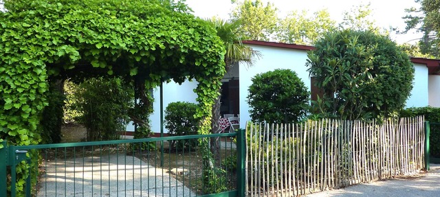 Nice villa with a fenced garden